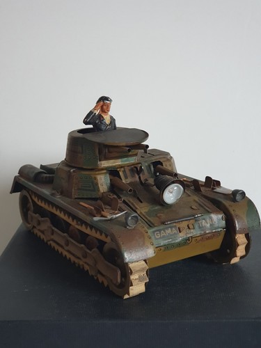 Gama tank panzer - gama, kommandant